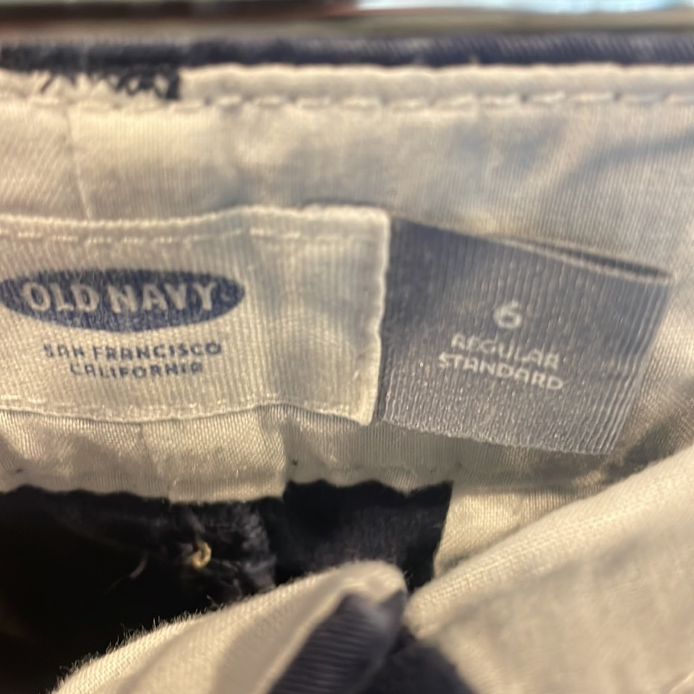 Old Navy Regular Standard Shorts - Picture 2 of 4